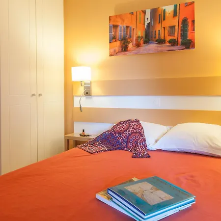 Pierre Et Amandine Отель 3*