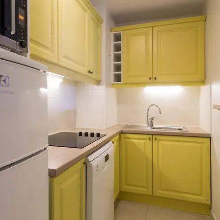 Отель Pierre Et Amandine 3*