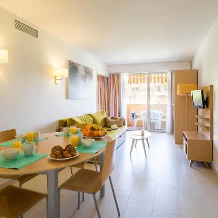 Pierre Et Amandine Hotel