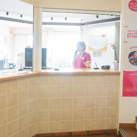 Hotel Pierre Et Amandine 3*