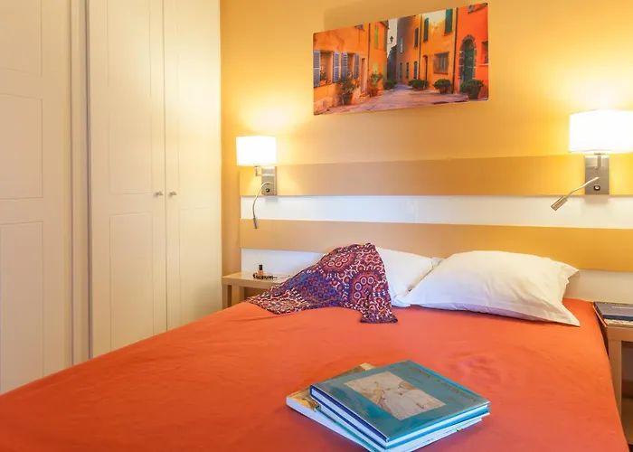 Pierre Et Amandine Hotel 3*