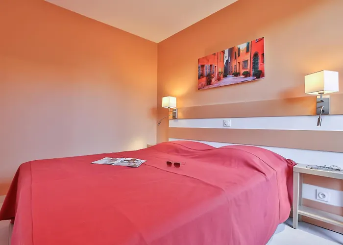 Pierre Et Amandine Готель Сен-Тропе