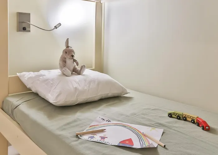 Hotel Pierre Et Amandine 3*