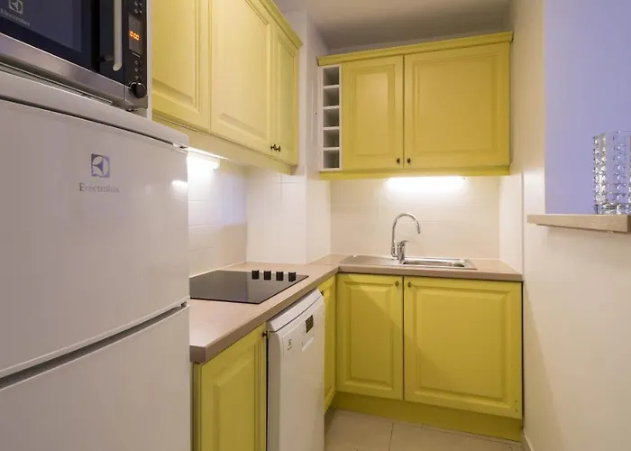 Hotel Pierre Et Amandine 3*