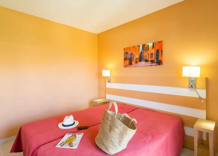 Pierre Et Amandine Hotel